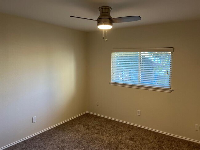 Building Photo - 12908 Steeple-Chase Dr