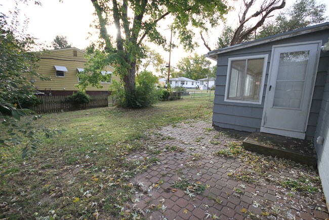 Building Photo - 109 Sunset Dr