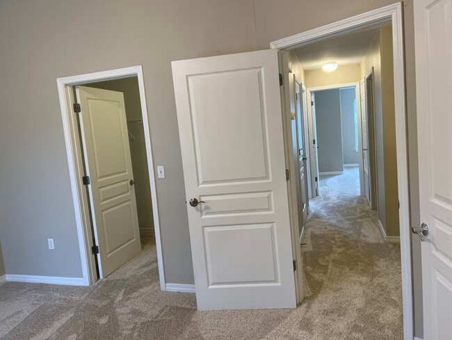 Building Photo - 8 Myrtle Oak Way