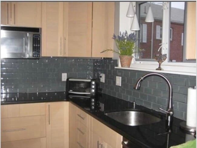 Building Photo - 136 Boylston St