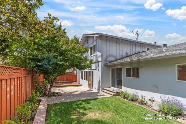 Building Photo - 5016 Wembley Ct