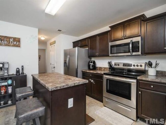 Building Photo - Spacious 3BR/2.5BA 2-Story Home with Open Floor Plan, Cul-de-Sac Charm, and Luxurious Features – ...