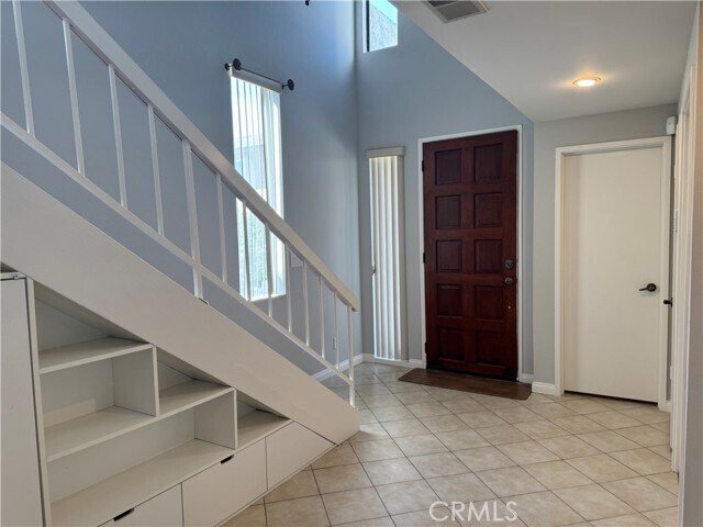 Building Photo - 996 W Huntington Dr