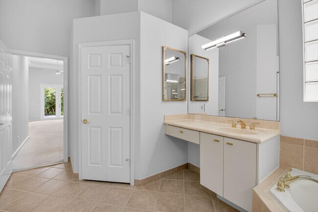 Building Photo - 7032 Vivaldi Ln