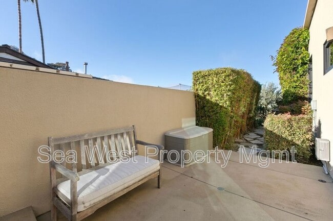 Building Photo - 2328 Rue De Anne