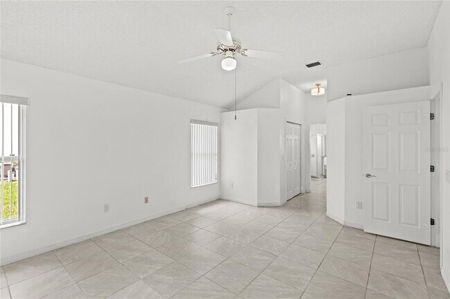 Building Photo - 12517 Pica St
