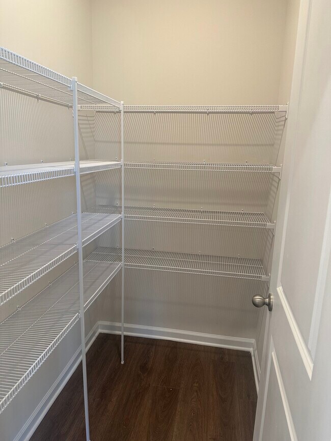 Building Photo - 405 Diversity Wy