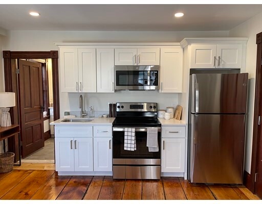 Building Photo - 41 Summer St