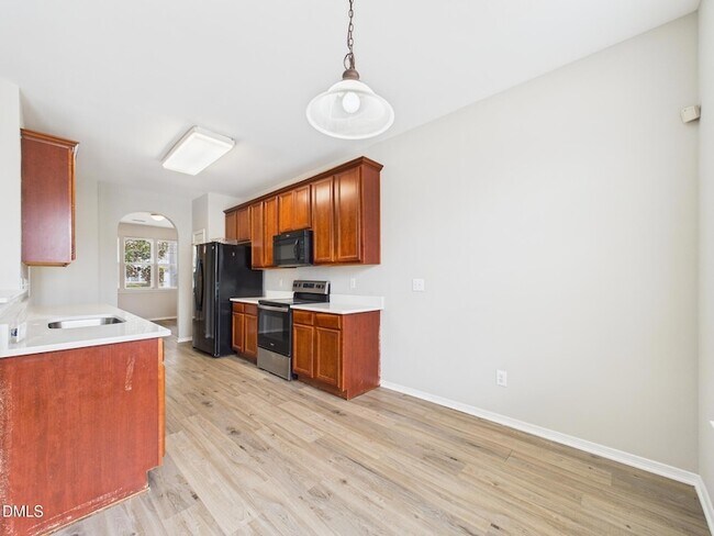 Building Photo - 302 Meeting Hall Dr