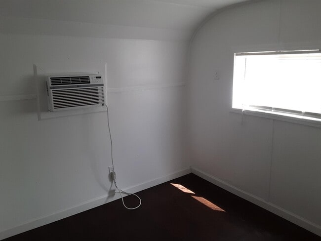Building Photo - 710 S Lawson Dr