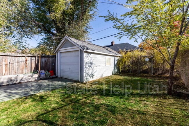 Building Photo - 2009 S 1500 E