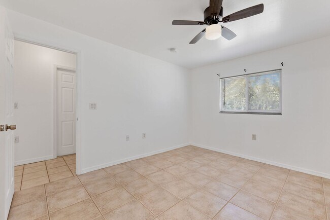 Building Photo - Duplex Lehigh Acres 221