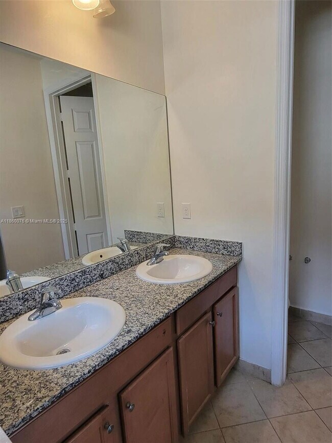 Building Photo - 9136 SW 36th Mnr