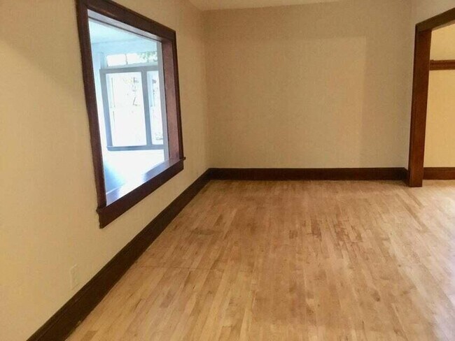 Building Photo - 6111 W St Paul Ave