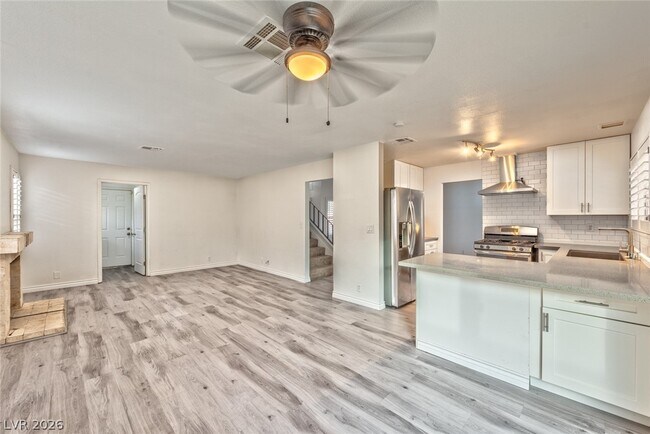 Building Photo - 7767 Parnell Ave