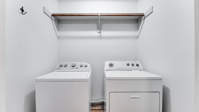 Building Photo - 6820 Cutter Ct