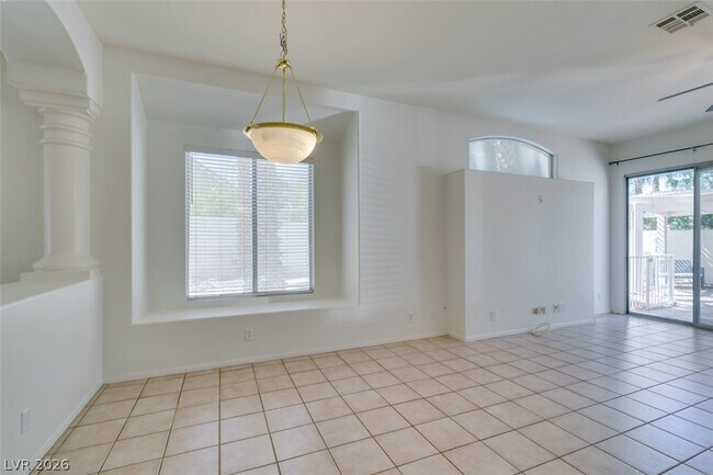Building Photo - 254 Windsong Echo Dr