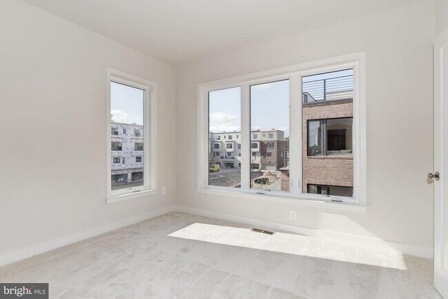 Building Photo - 8051 Tribeca St