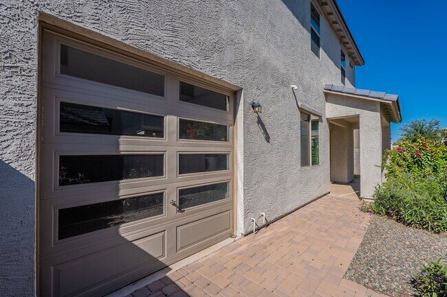 Building Photo - 4910 S Tune