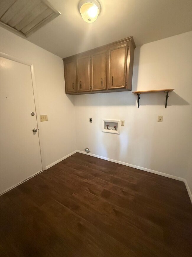 Building Photo - LOCATION! Check out this spacious 3 bedroom with 2.5 baths!
