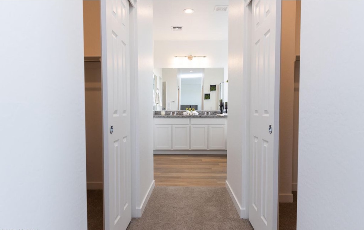 Building Photo - 2340 E Marguerite Ave