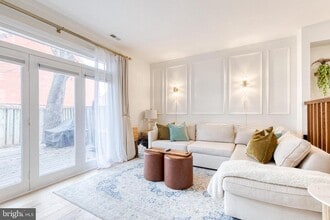 Building Photo - 1928 Aliceanna St