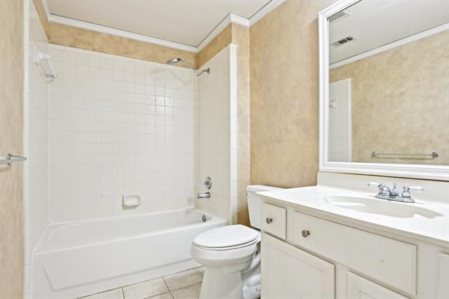 Building Photo - 2320 Dampton Dr
