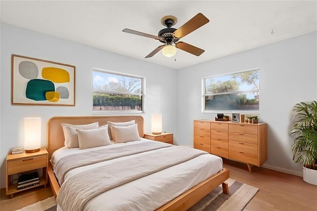 Building Photo - 6419 Hidden Dale Ave