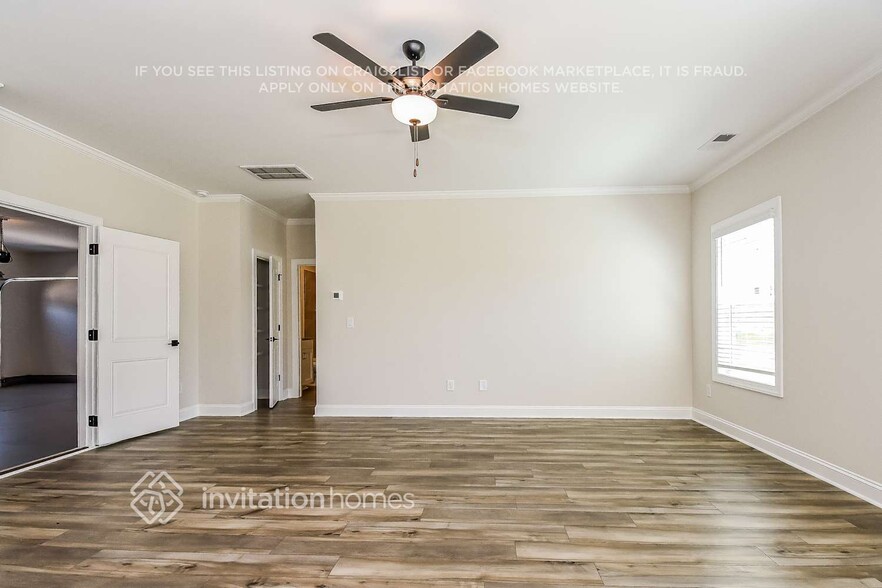 Building Photo - 400 Azalea Gaze Dr