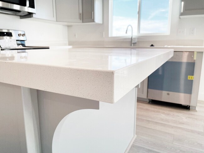 Building Photo - 1599 N 1870 E