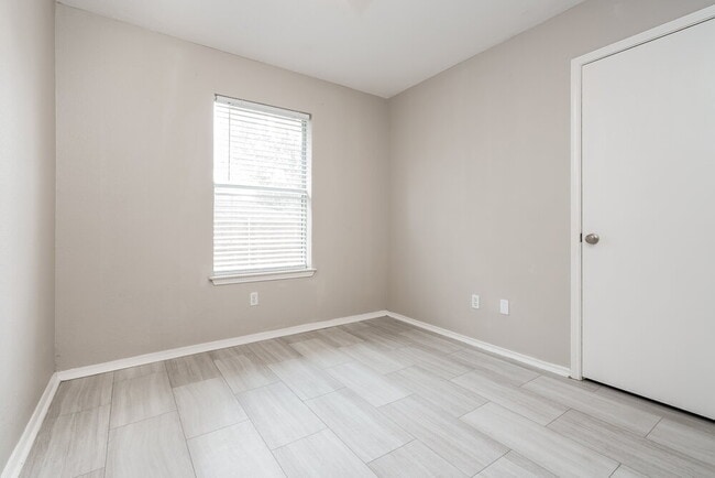 Building Photo - 1213 Misty Meadow Dr