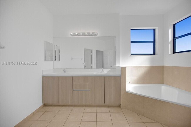 Building Photo - 3504 W 94th St