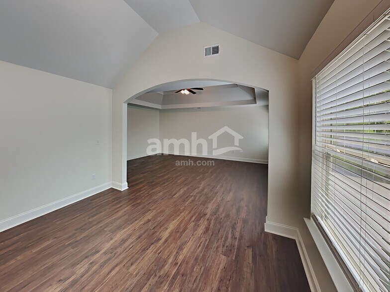 Building Photo - 44 Brookhill Ct