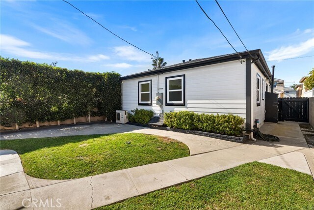 Building Photo - 324 13th St