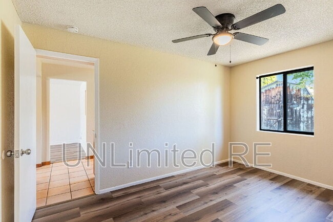 Building Photo - 2926 N Steves Blvd