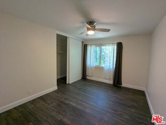 Building Photo - 508 Fernpark Dr