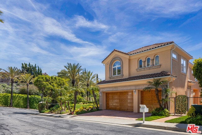 Building Photo - 16800 Calle Montecito