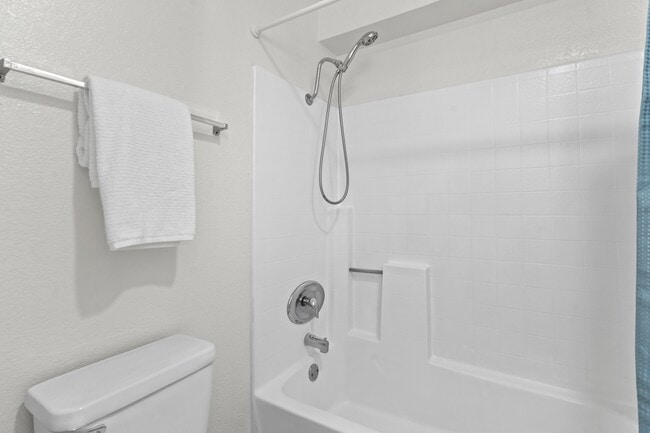 Building Photo - 3975 Hortensia St