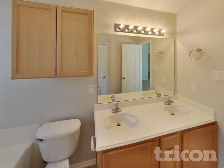 Building Photo - 304 Sardius Blvd