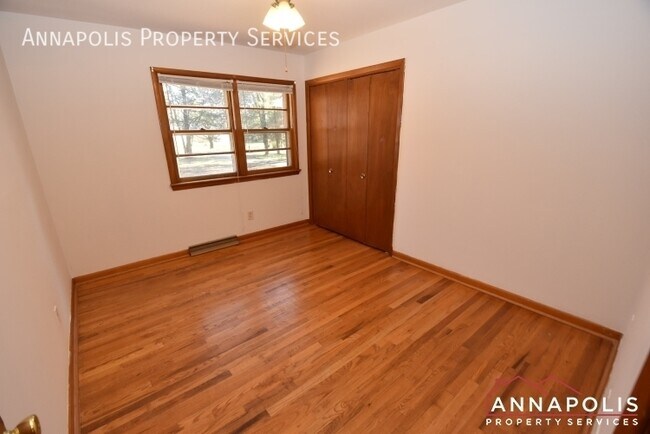 Building Photo - 817 Cedarcroft Dr