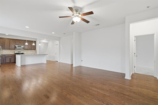 Building Photo - 13401 Henneman Dr