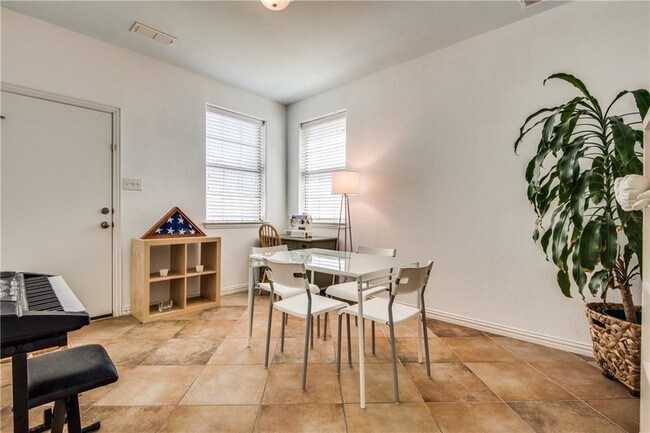 Building Photo - 1503 Biltmore Ln