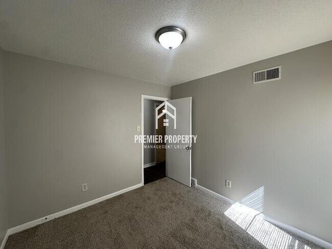 Building Photo - 6529 Mill Creek Rd