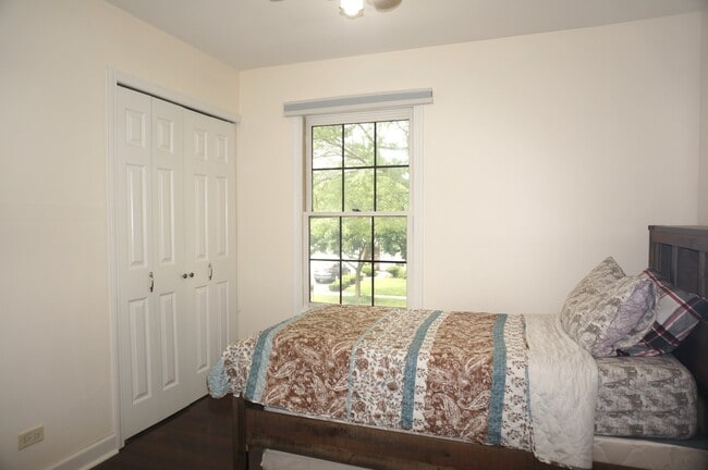 Building Photo - 1851 Longboat Dr