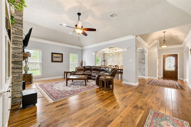 Building Photo - 1811 Emerald Green Dr
