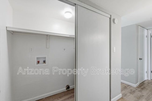 Building Photo - 603 W Rio Salado Pkwy