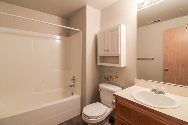 Building Photo - 3 Bed/2.5 Bath House in West Pasco