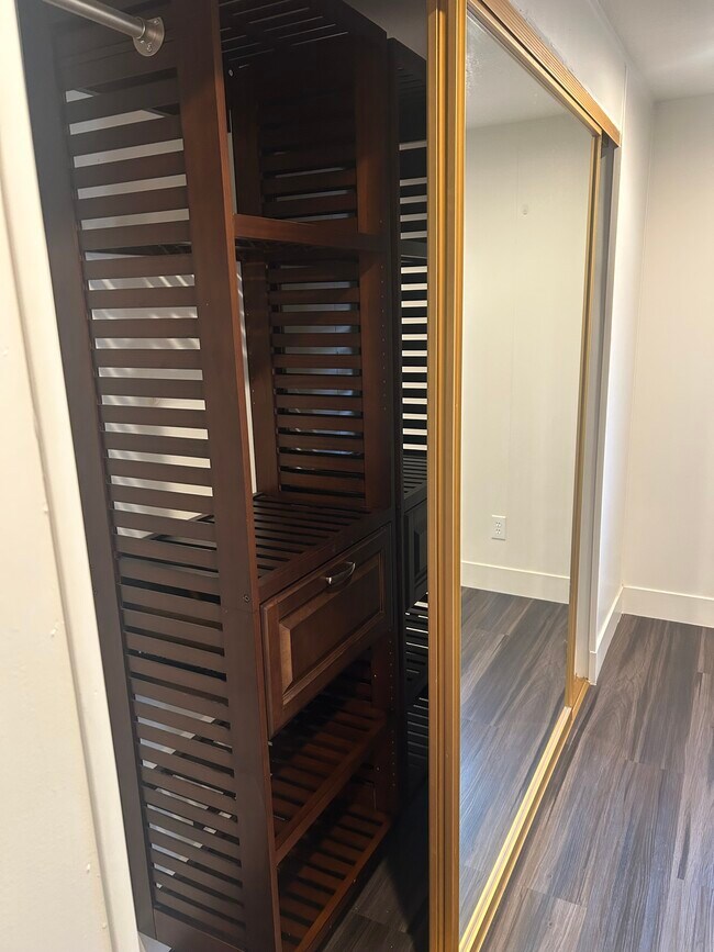 Building Photo - 2730 Larkspur St