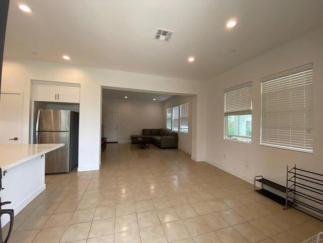 Building Photo - 576 Asilomar Wy