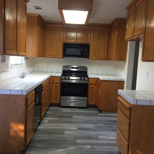 Building Photo - 1279 Caballero St